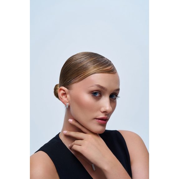 0.90 Karat IDL Sertifikalı Tasarım Pırlanta Küpe