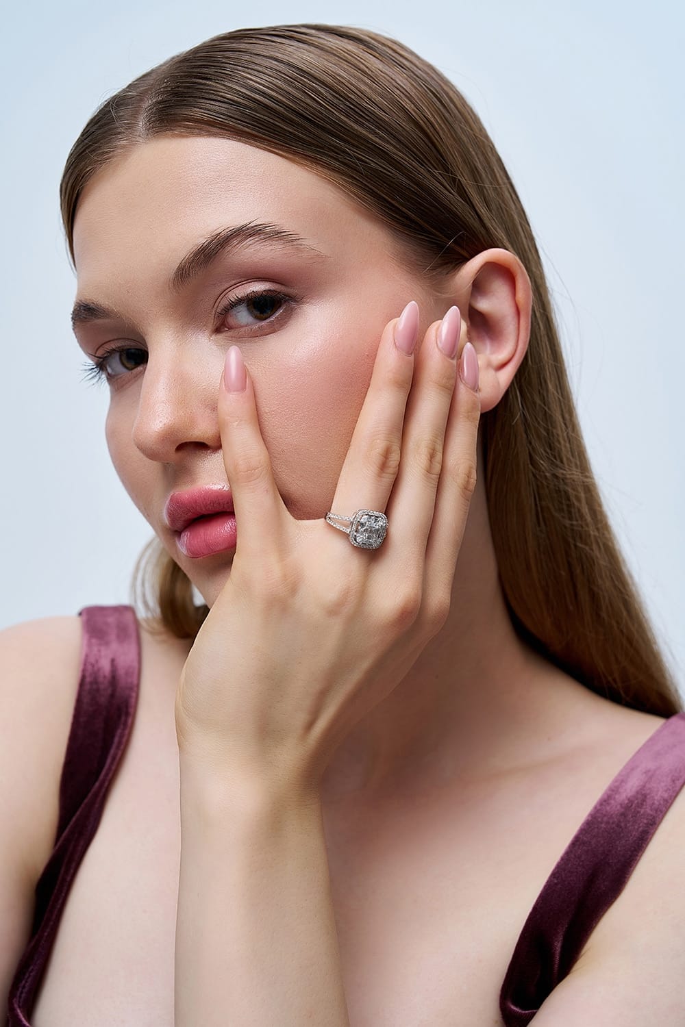 1.64 Karat IDL Sertifikalı Tasarım Pırlanta Baget Yüzük