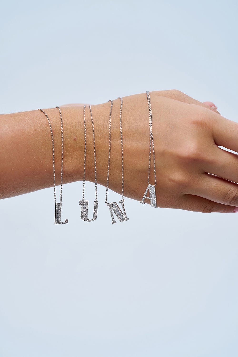 0.35 Karat IDL Sertifikalı Tasarım Pırlanta Harf Kolye