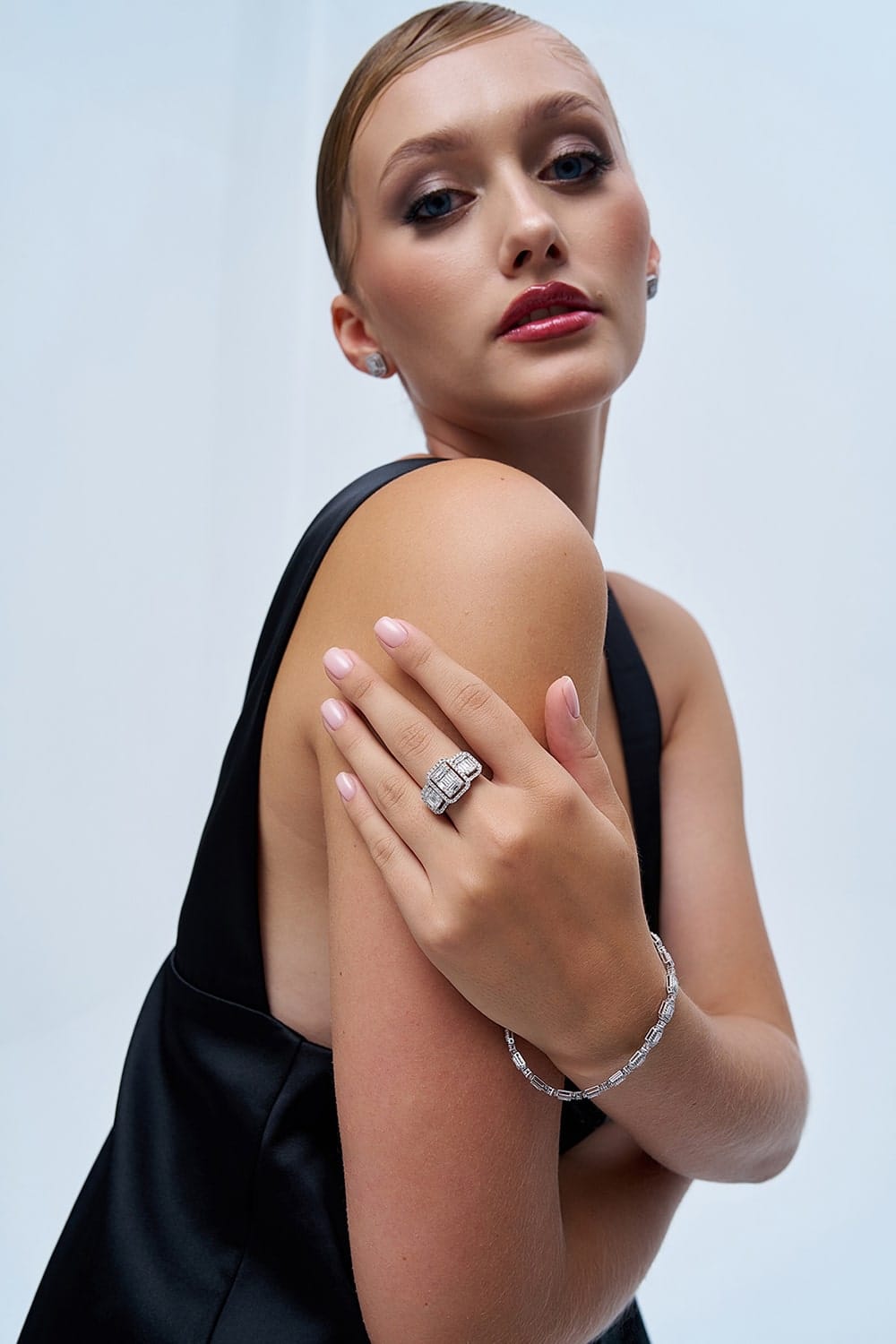 1.40 Karat IDL Sertifikalı Pırlanta Baget Yüzük