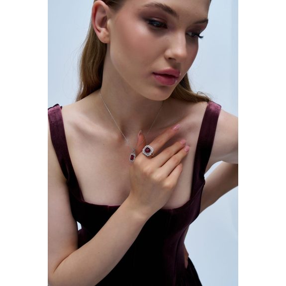 4.64 Karat IDL Sertifikalı Pırlanta Ruby Yüzük