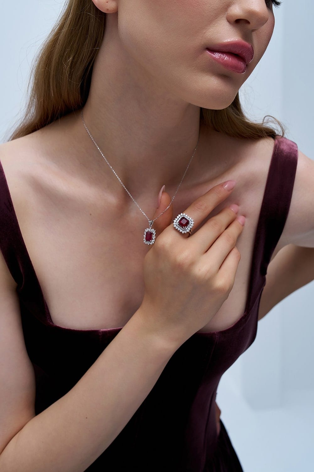 2.20 Karat IDL Sertifikalı Pırlanta Ruby Kolye