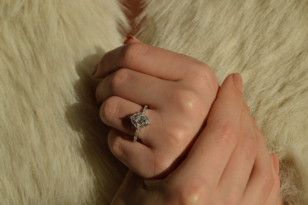 0.61 Karat IDL SERTİFİKALI Oval Pırlanta Yüzük