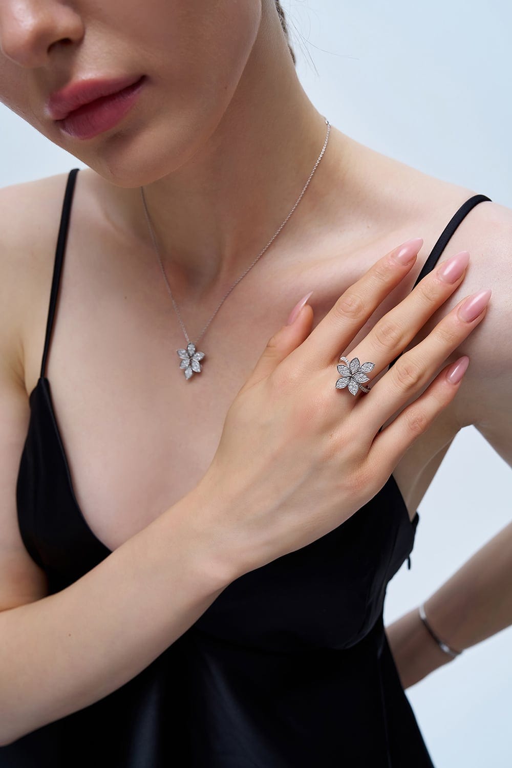 0.45 Karat IDL Sertifikalı Tasarım Pırlanta Kolye