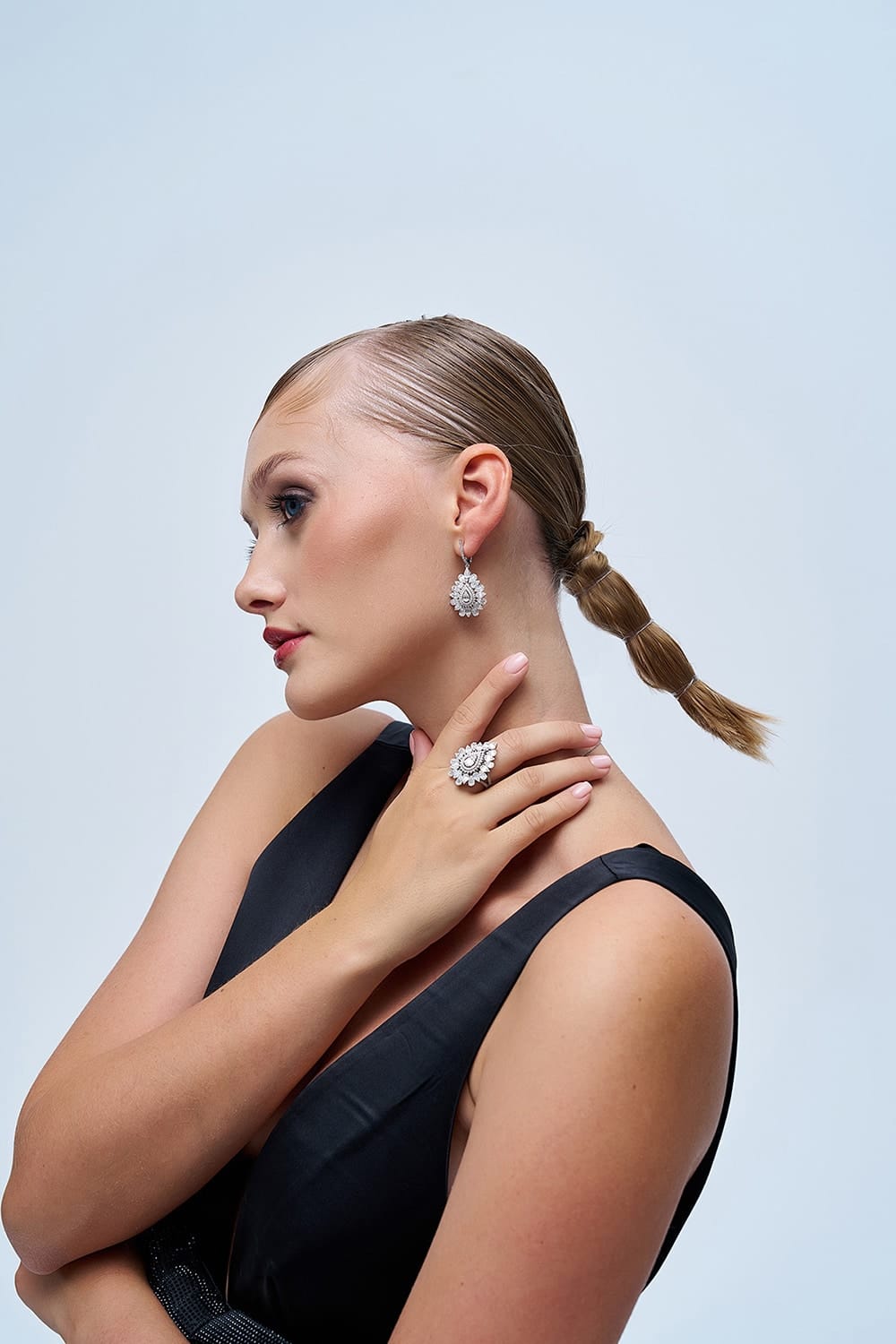 2.05 Karat IDL Sertifikalı Tasarım Pırlanta Baget Yüzük