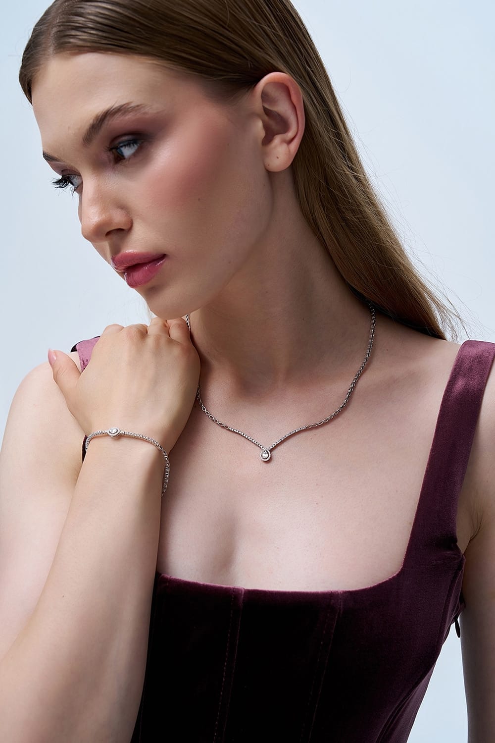 0.59 Karat IDL Sertifikalı Tasarım Pırlanta Baget Gerdanlık