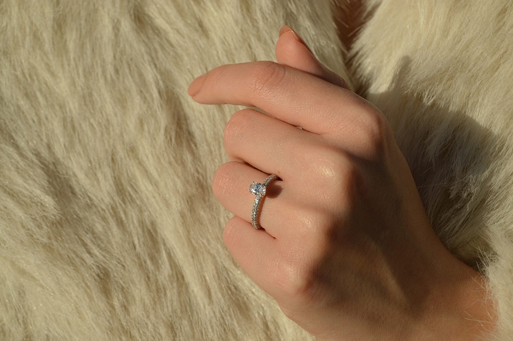 1.31 Karat IDL SERTİFİKALI Oval Pırlanta Yüzük