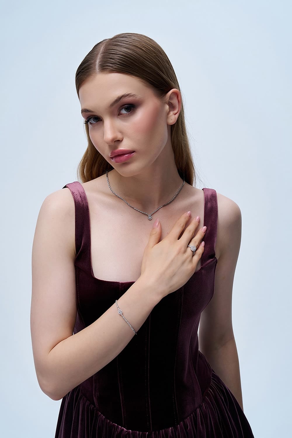 0.59 Karat IDL Sertifikalı Tasarım Pırlanta Baget Gerdanlık