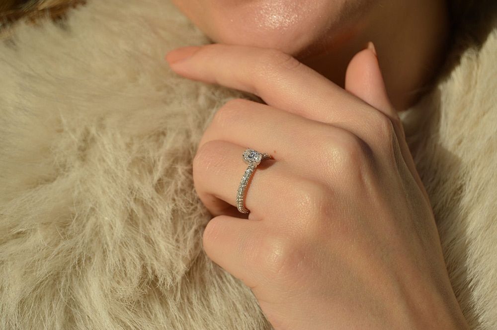 1.31 Karat IDL SERTİFİKALI Oval Pırlanta Yüzük