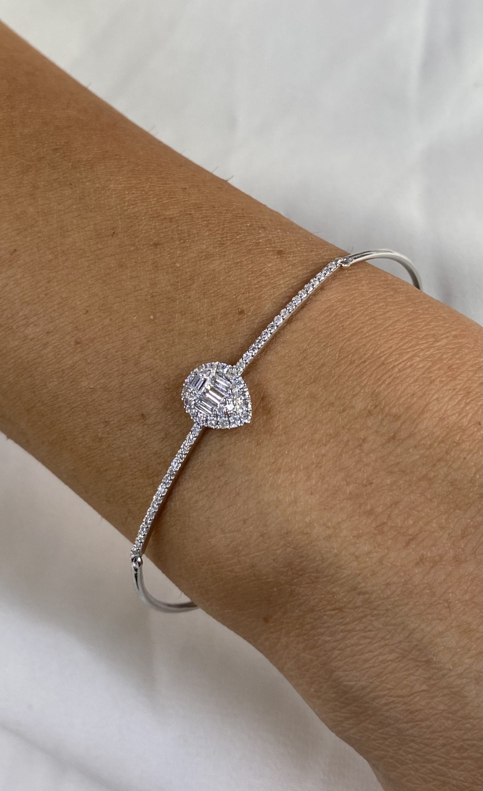 0.50 Karat IDL Sertifikalı Baget Pırlanta Bileklik