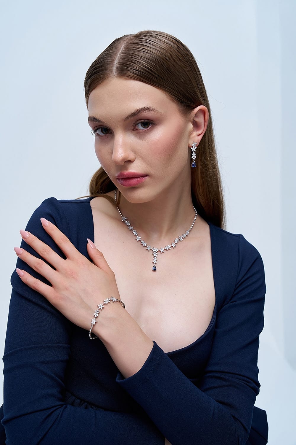 7.92 Karat IDL Sertifikalı Tasarım Pırlanta Safir Gerdanlık