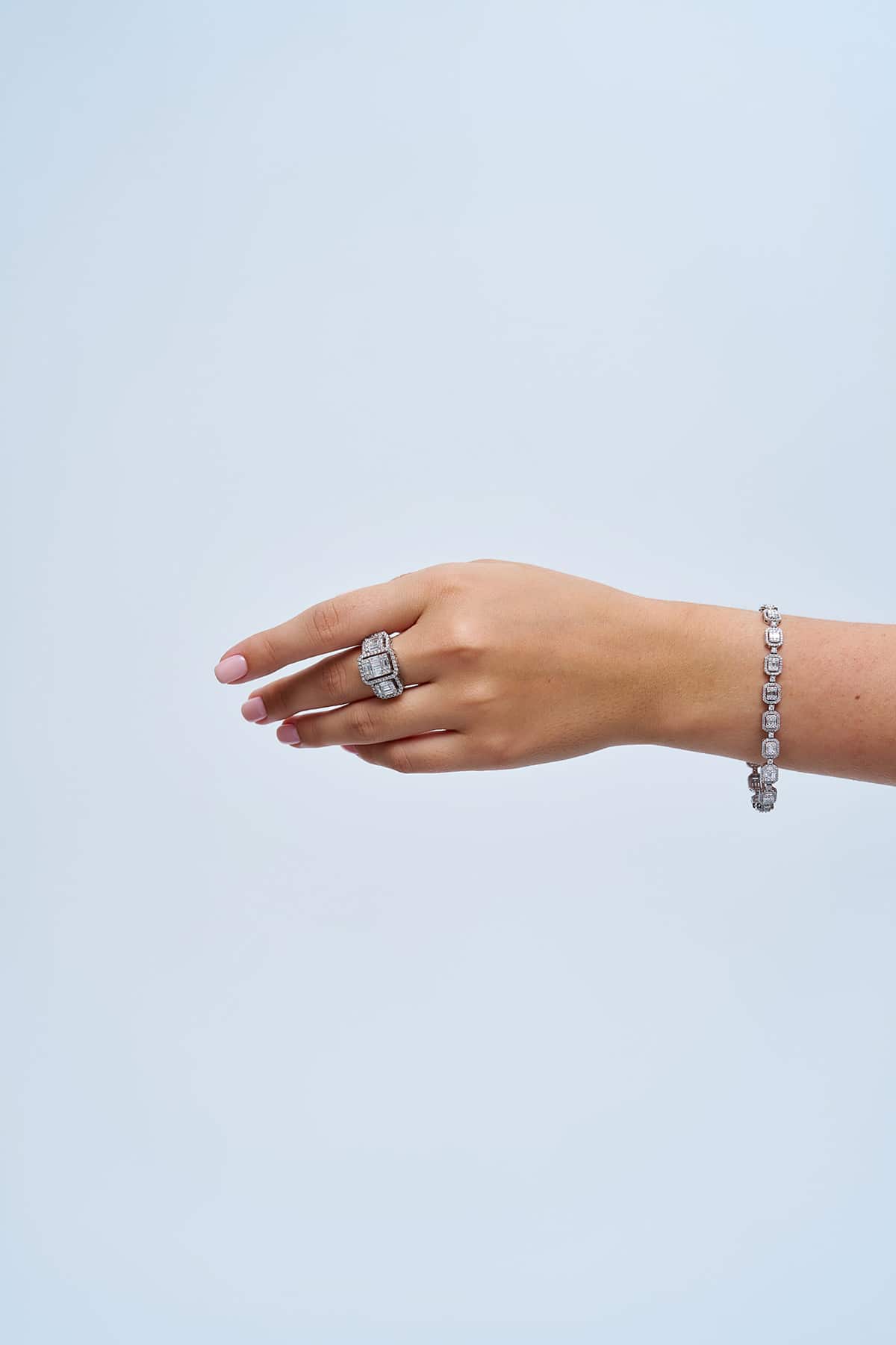 1.40 Karat IDL Sertifikalı Pırlanta Baget Yüzük