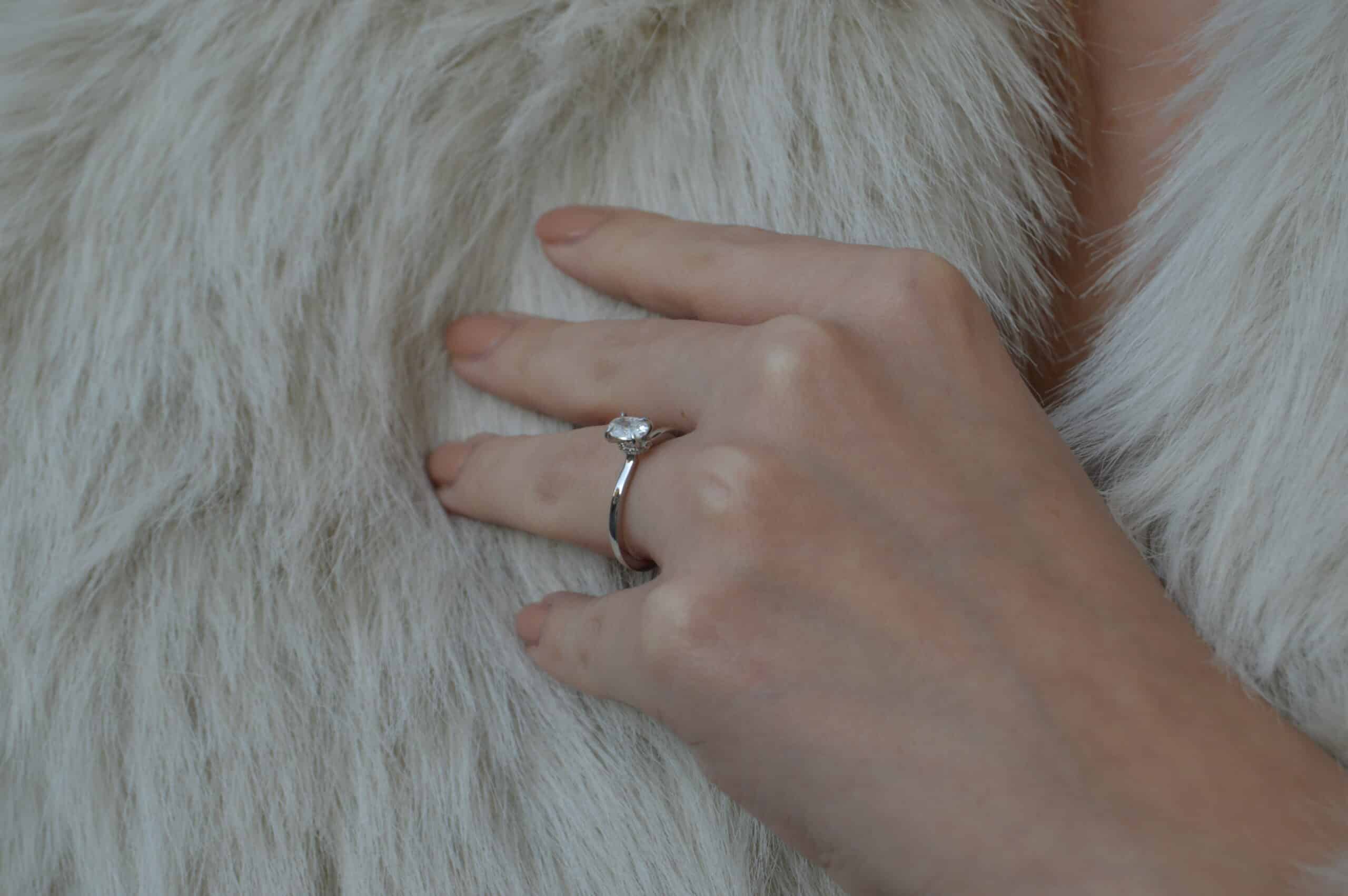 0.45 Karat IDL Sertifikalı Oval Pırlanta Yüzük